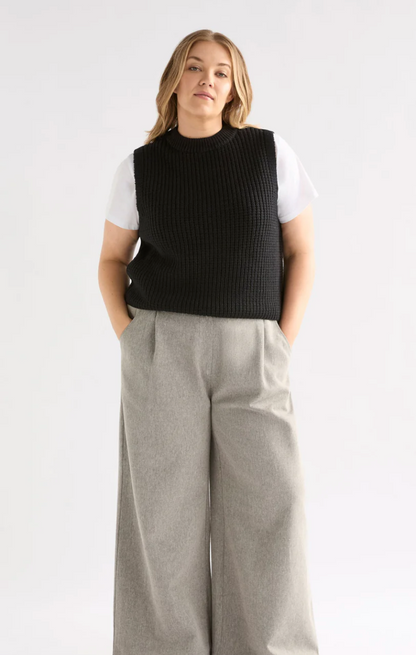 Elk Arp Vest - Black