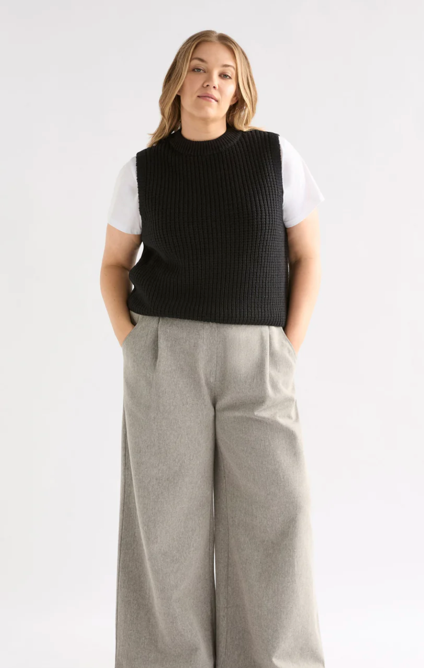 Elk Arp Vest - Black