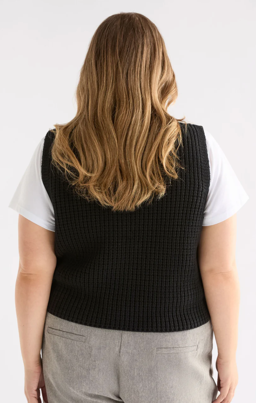 Elk Arp Vest - Black