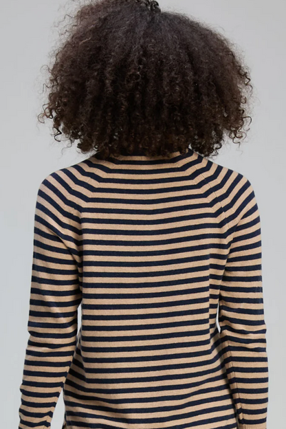 Stripe V Essential - Dk Denim