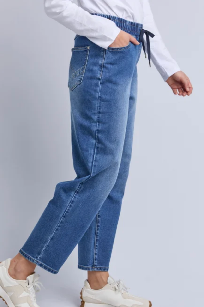 Marta Barrel Jogger - Mid Blue Wash