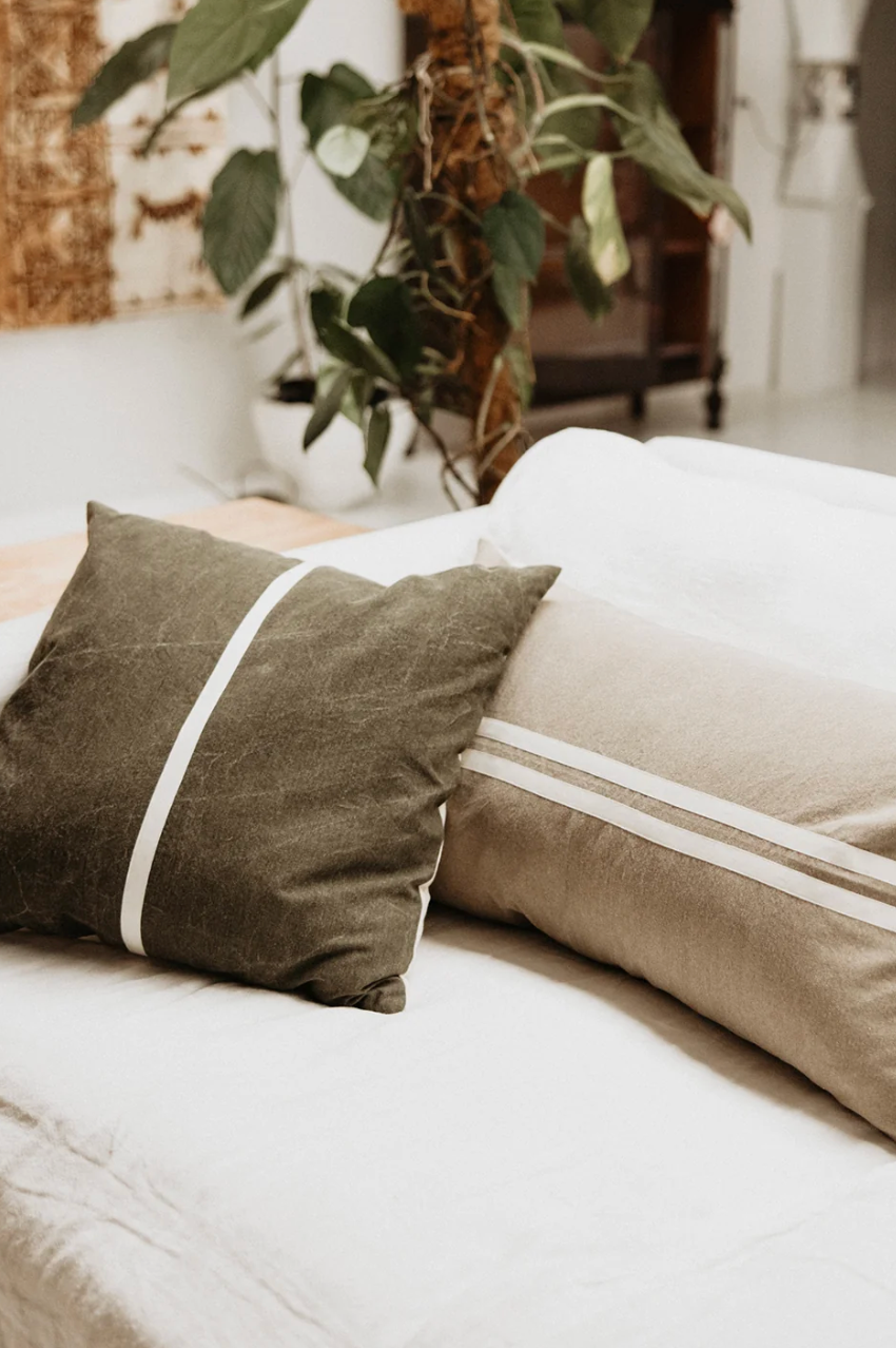 Wanderful Cushion - Dark Shadow 60 x 60