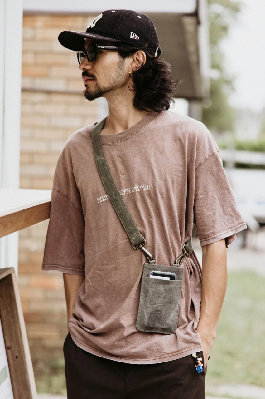 Land of Mates Phone Bag - Khaki