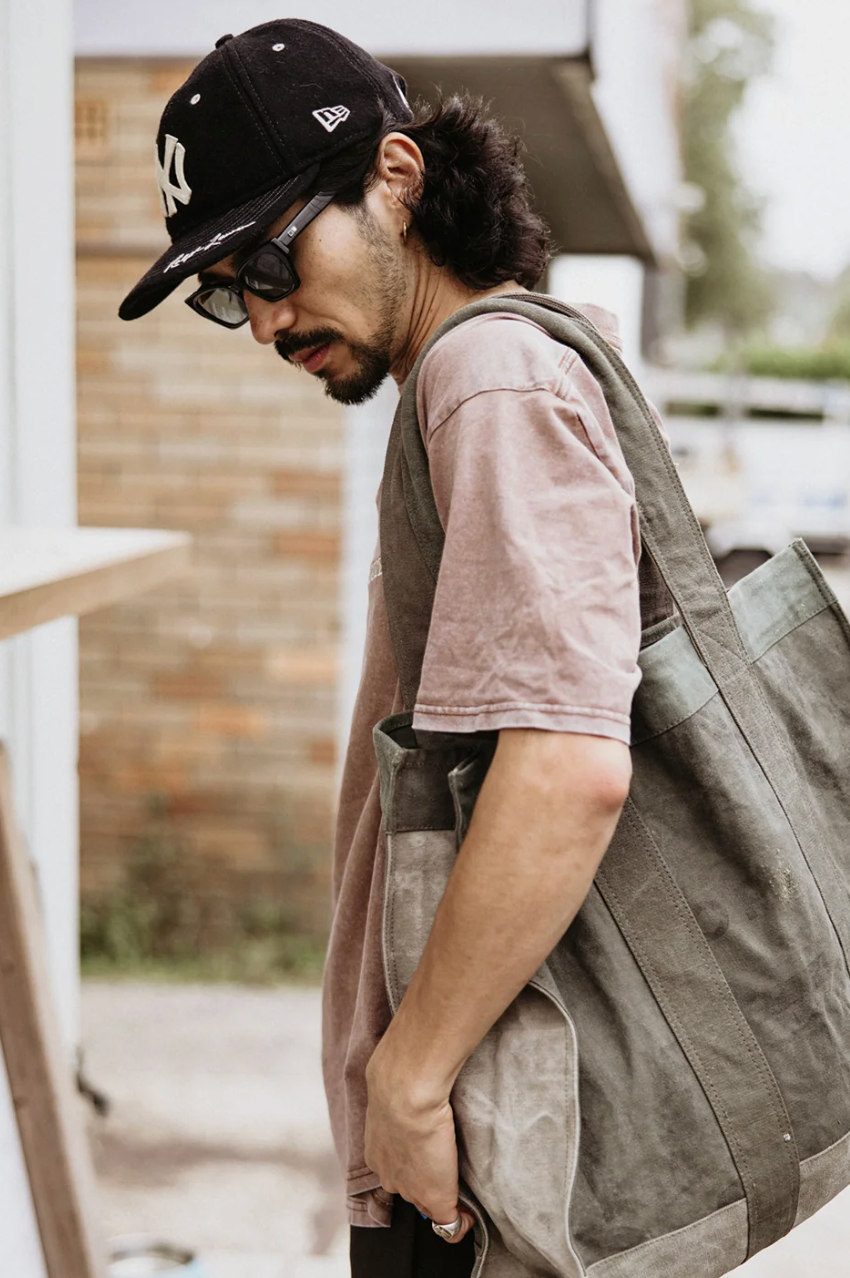 Land of Mates Tote - Khaki