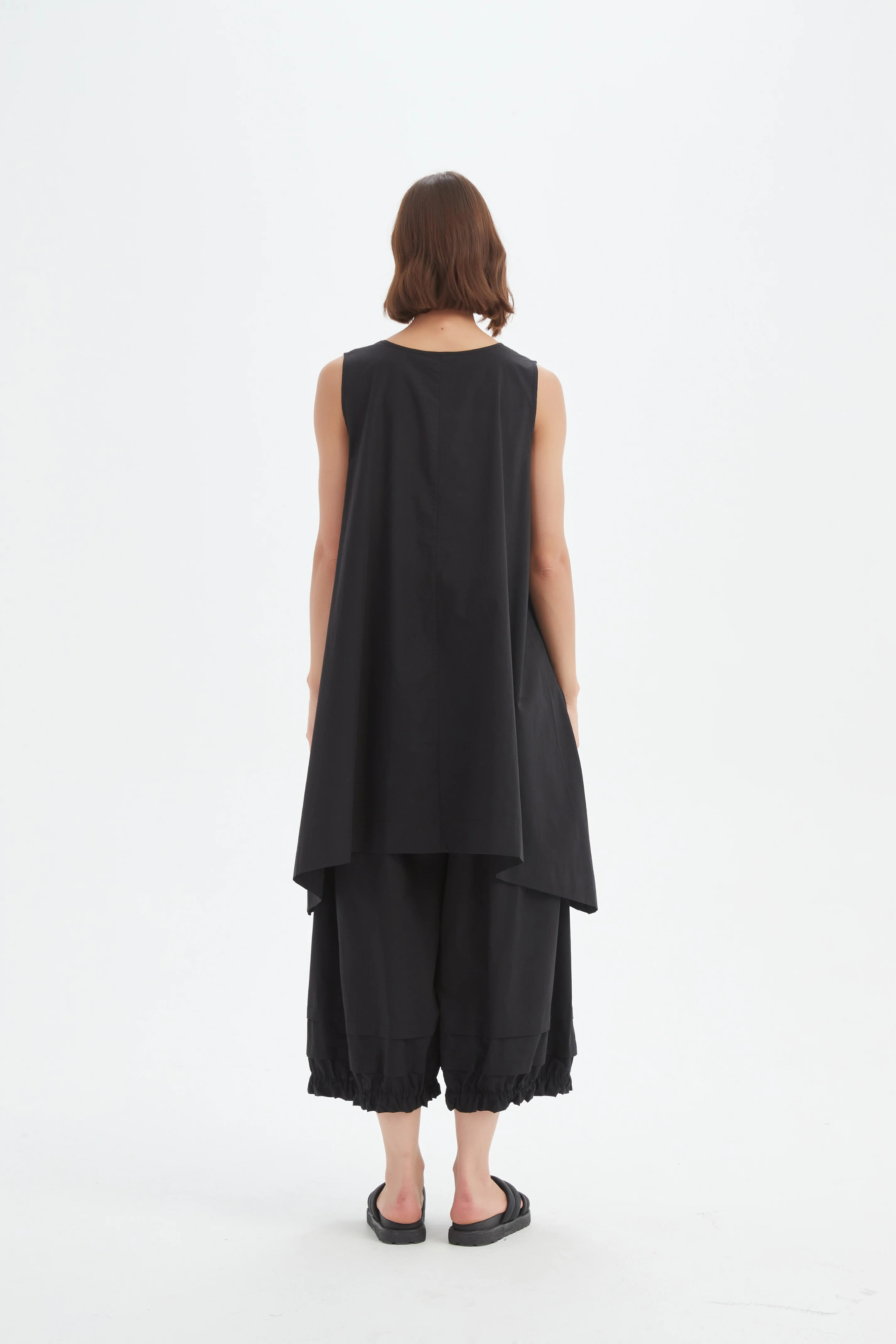 Sleeveless Swing Top - Black