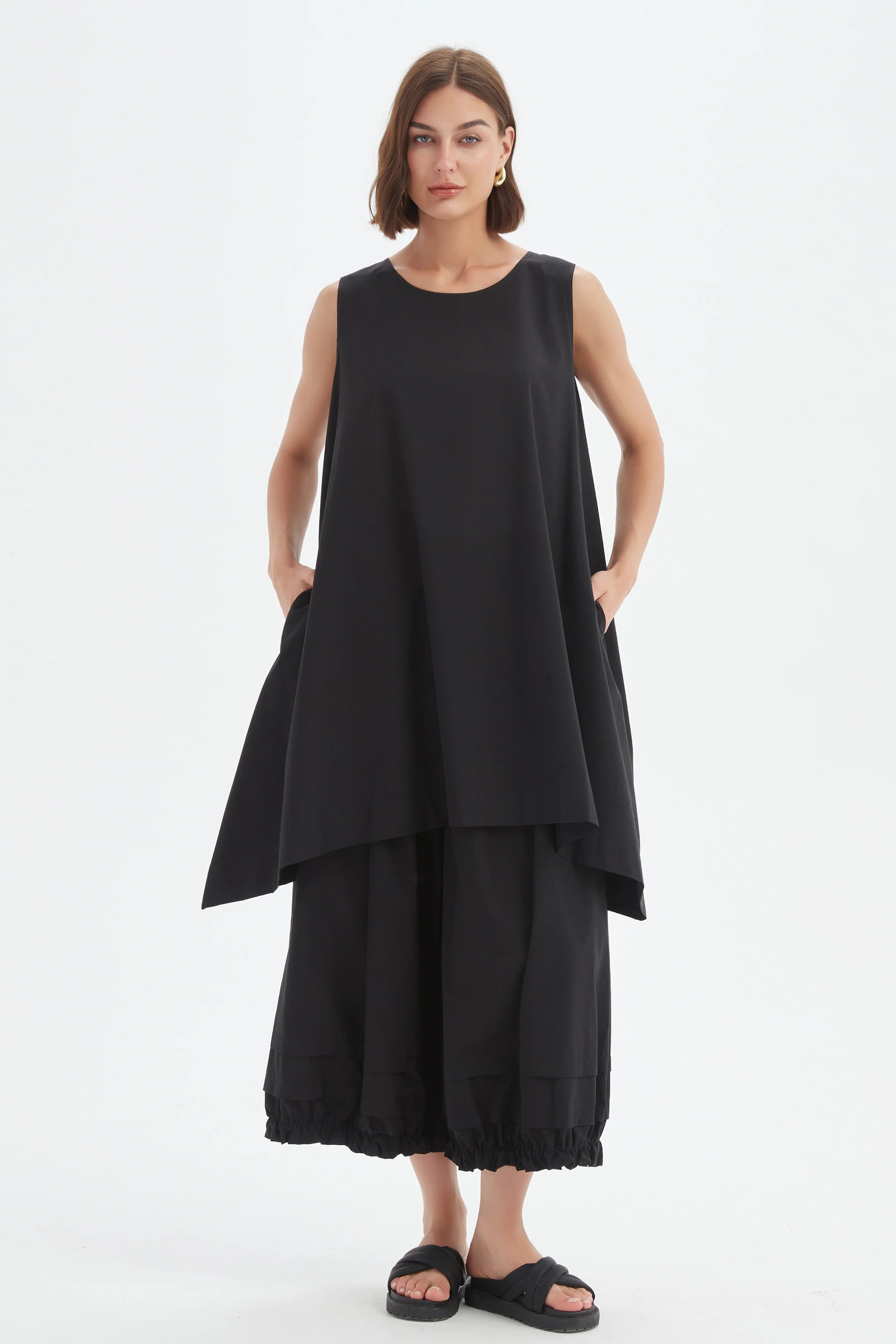 Sleeveless Swing Top - Black