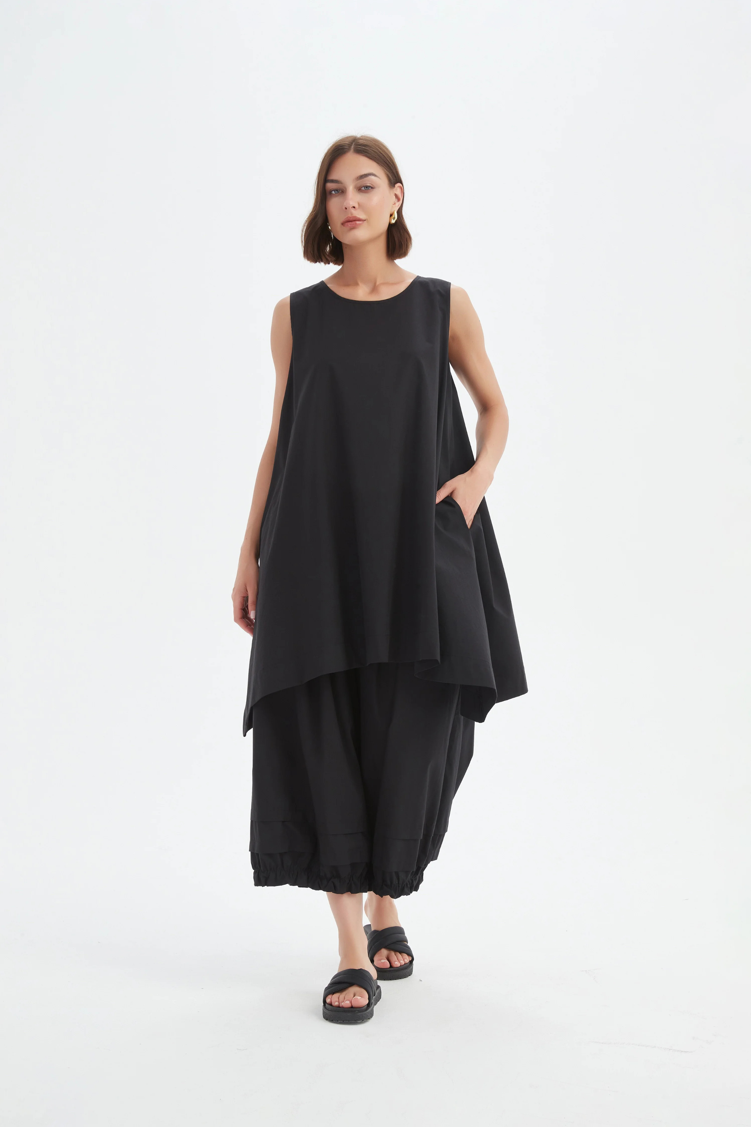 Sleeveless Swing Top - Black