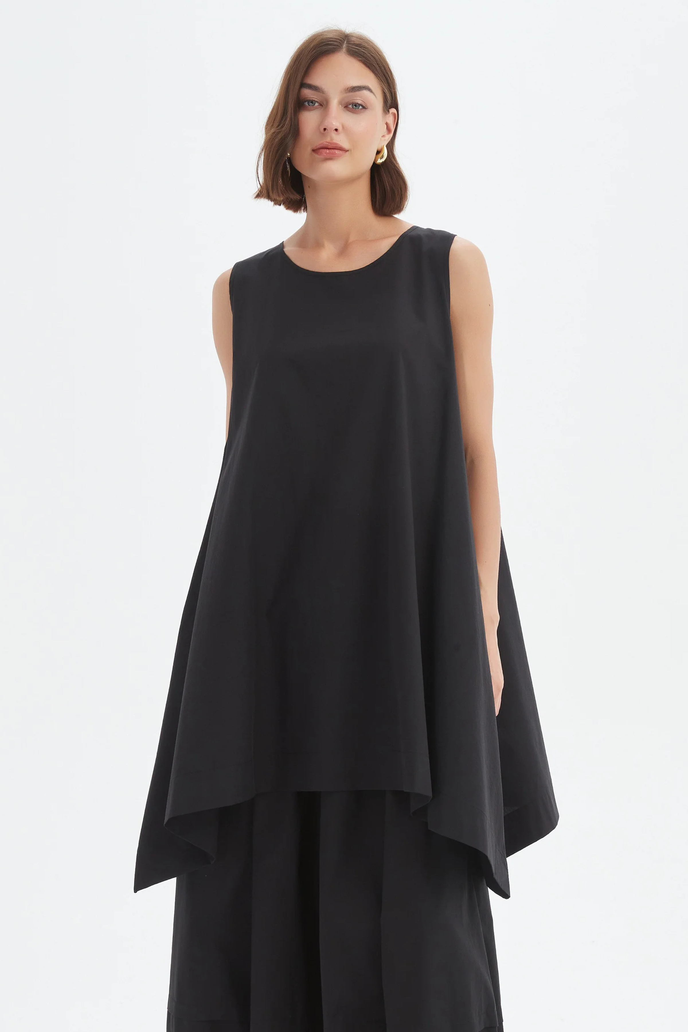 Sleeveless Swing Top - Black