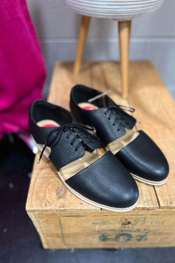 Derby Cutout - Black