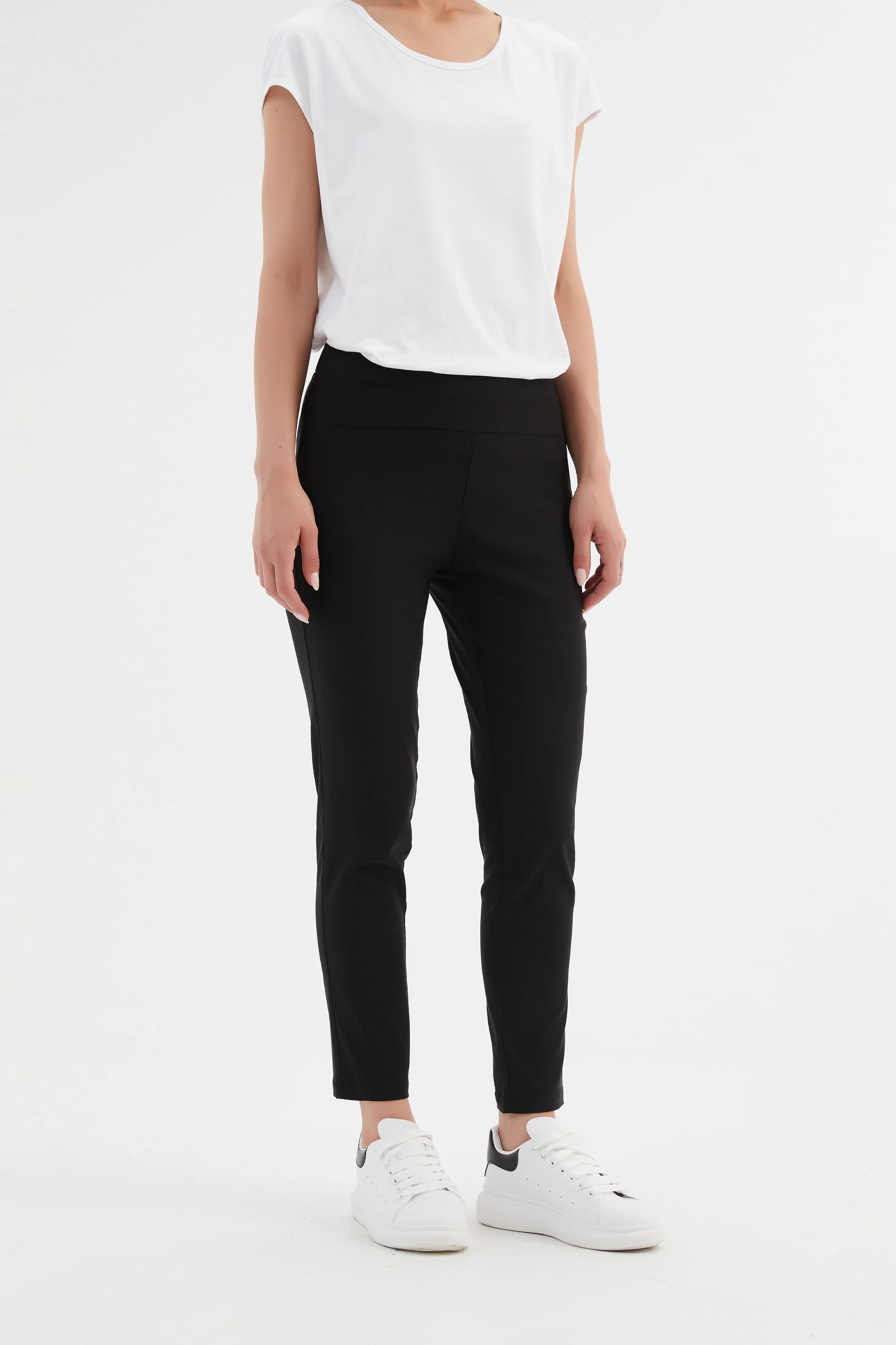 Straight Crop Pant - Black