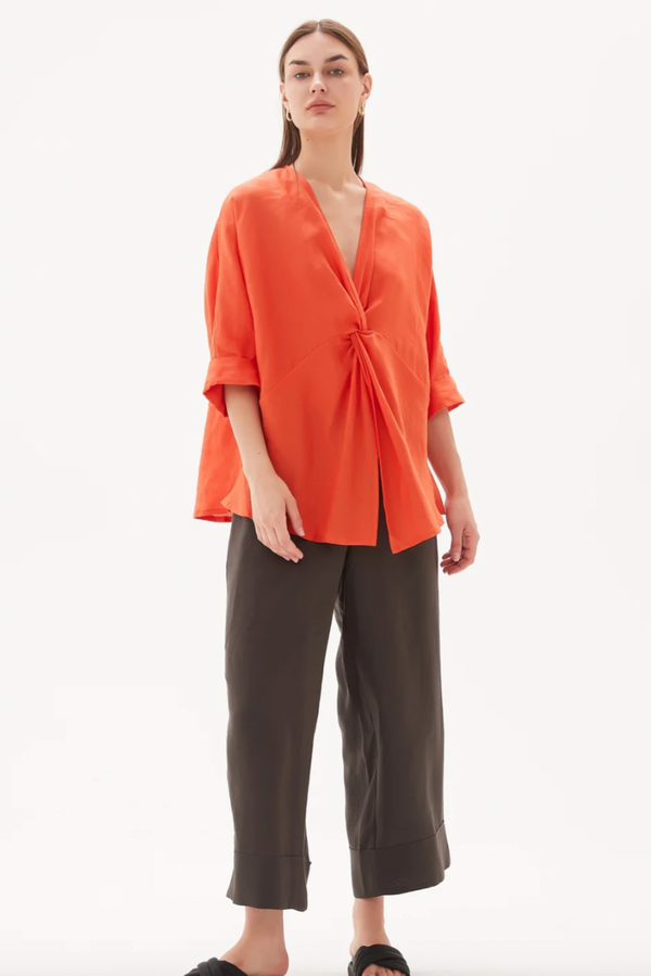 Twist Front Top