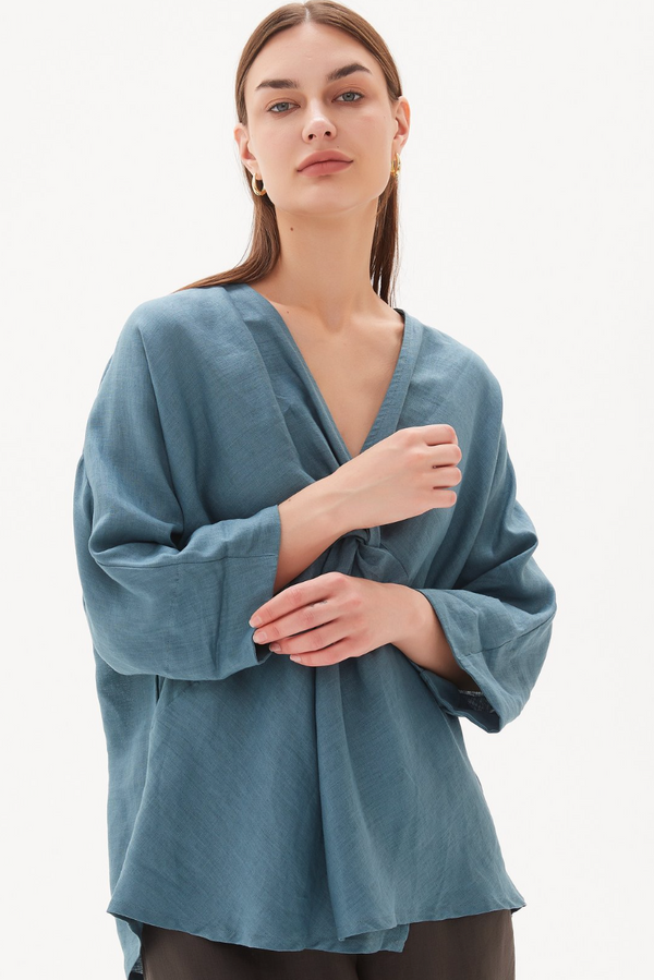 Twist Front Top