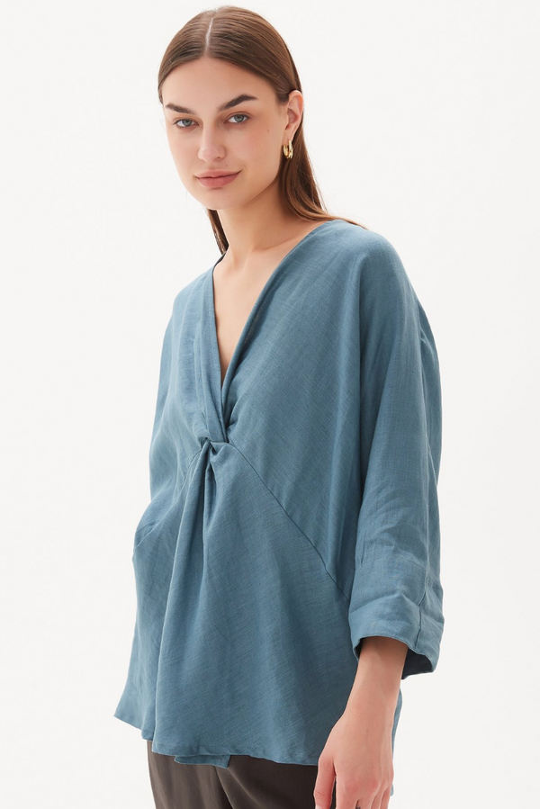 Twist Front Top