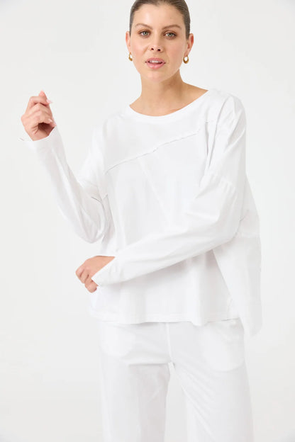 Studio Traveller LS Tshirt - Salt