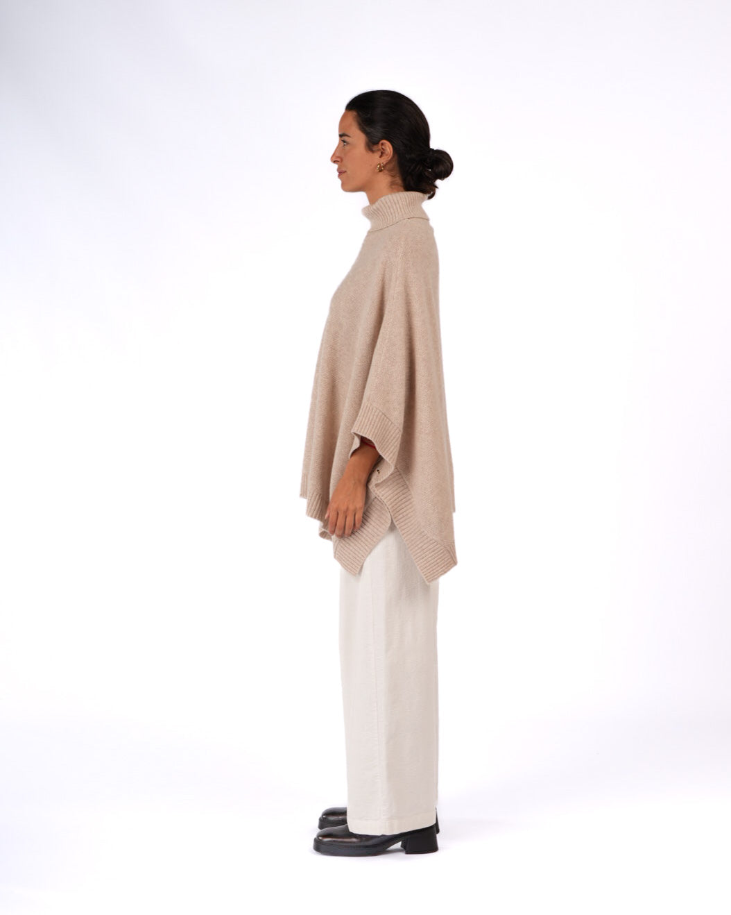 Agnes 100% NZ Lambswool Poncho - Light Oat